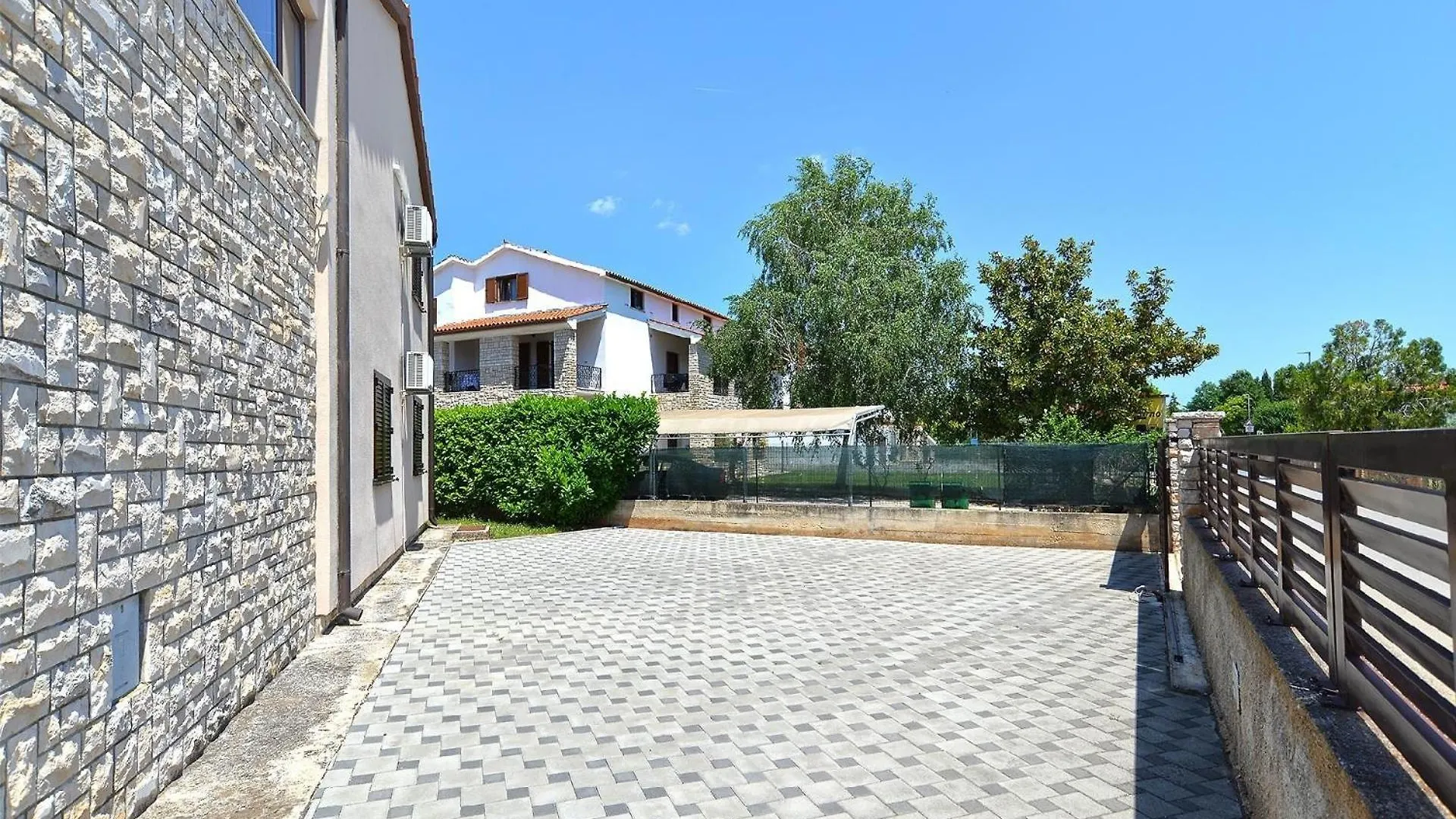 Ferienwohnung Fuer 8 Personen Ca 132 Qm In Valbandon, Istrien Istrische Riviera Apartman Valbandon